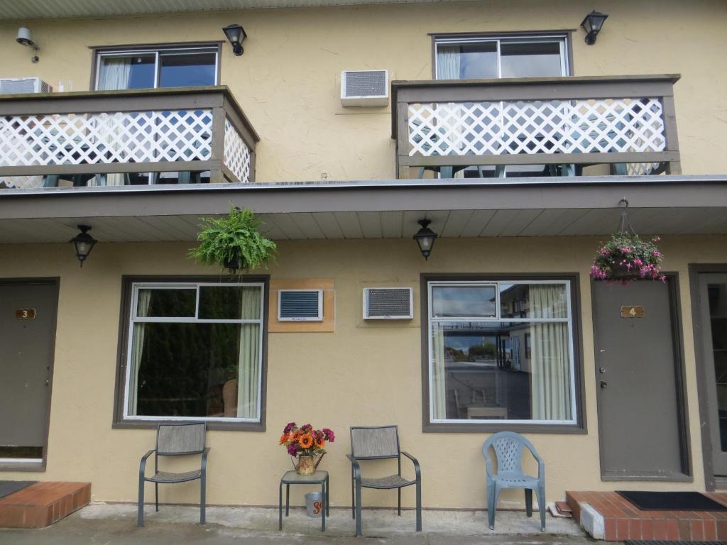 הריסון הוט ספרינגס Harrison Village Motel מראה חיצוני תמונה